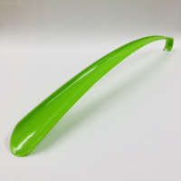 MARKUP MEDIUM PLASTIC SHOE HORN- 60CM